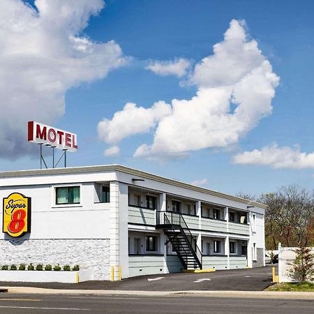 Super 8 By Wyndham Lindenhurst Extérieur photo