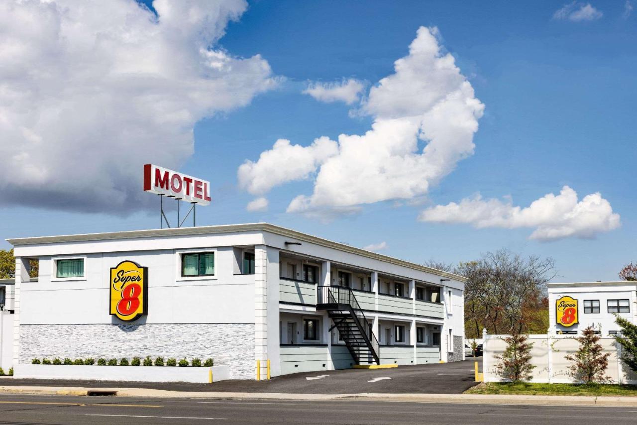 Super 8 By Wyndham Lindenhurst Extérieur photo