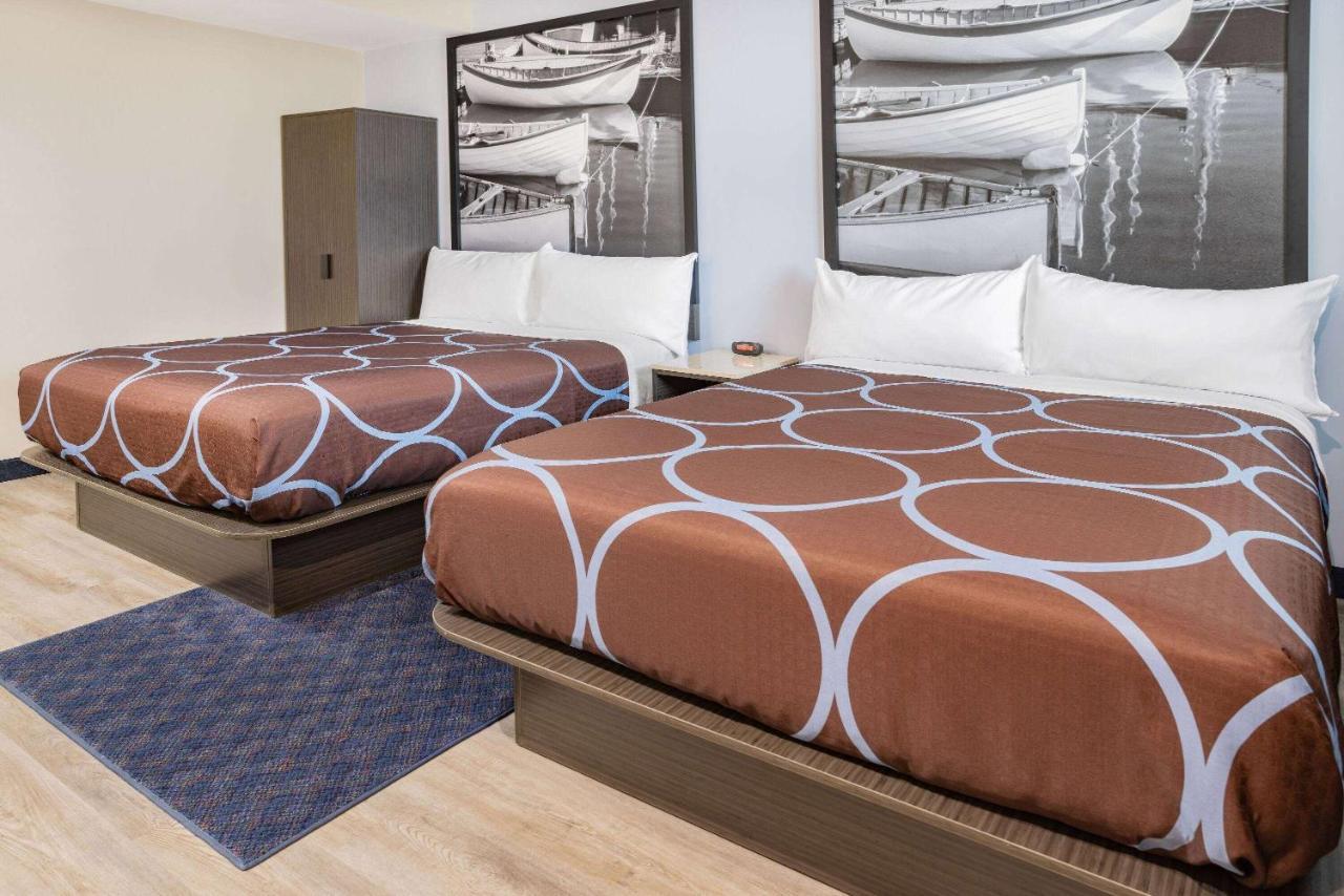Super 8 By Wyndham Lindenhurst Extérieur photo